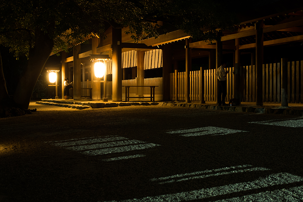 夜の熱田神宮